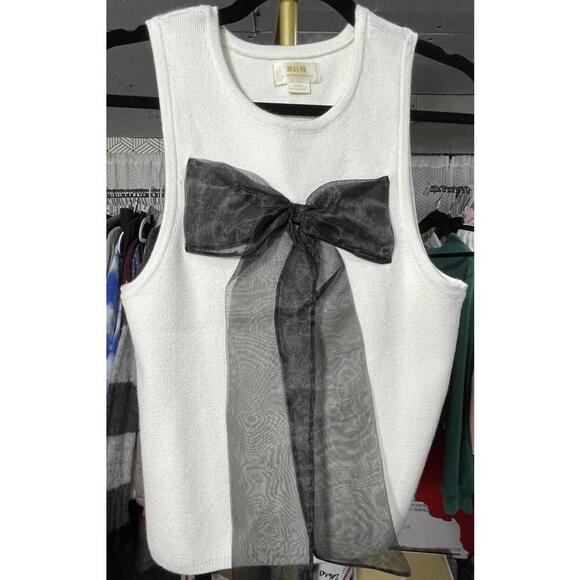 Anthropologie Sweaters - MAEVE Anthropologie  Sweater Tank Top in Ivory w/ blk bow Sz MEDIUM